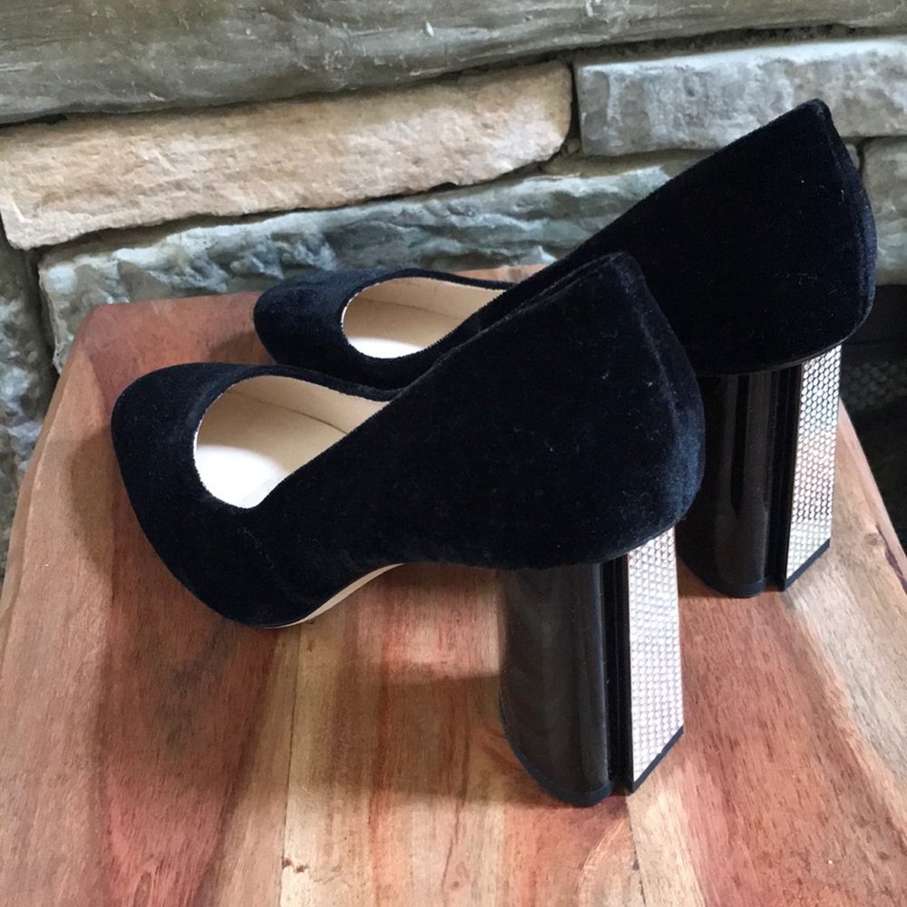 Kate Spade black velvet pumps size 9